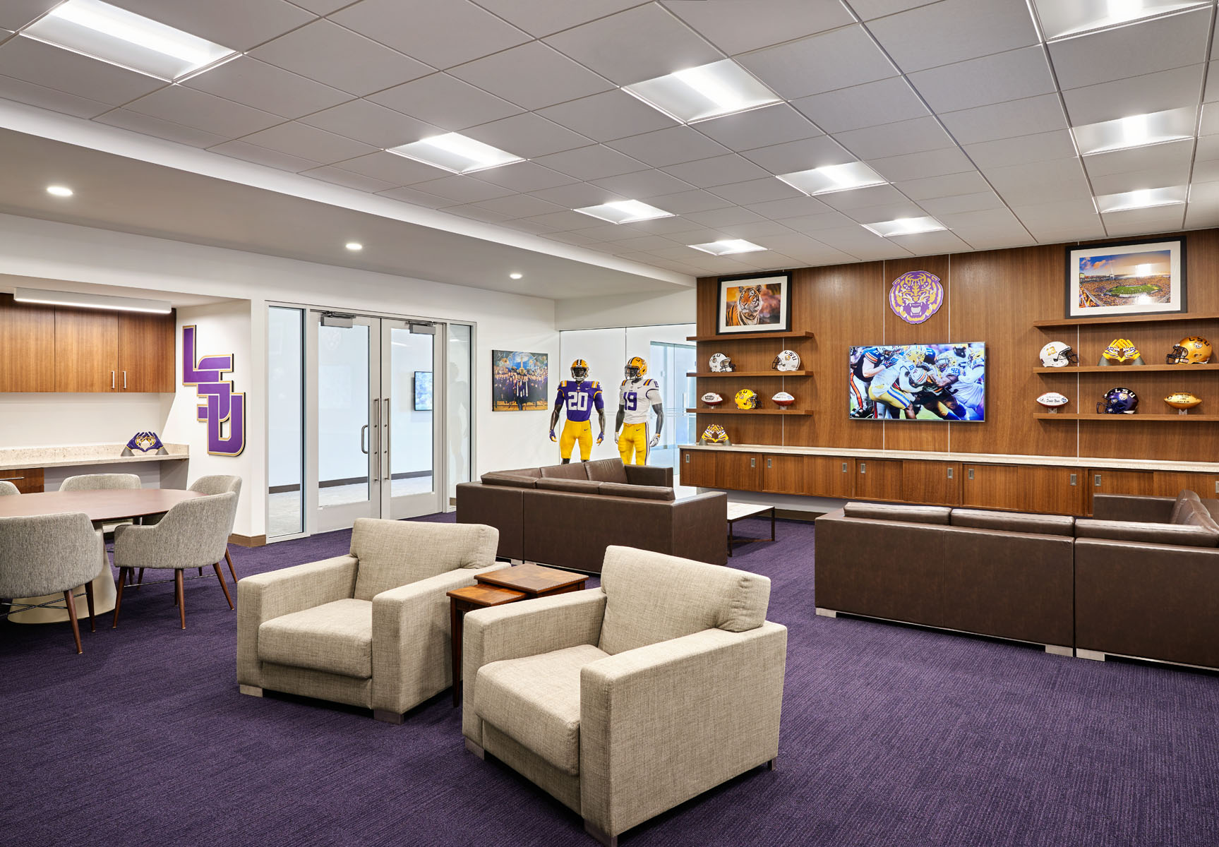 HNTB_LSU_Football_Robinson_0600