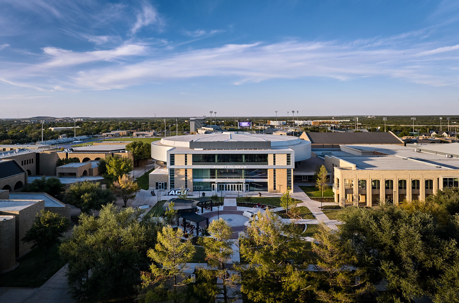 HOK_MoodyColiseum_22793_LR