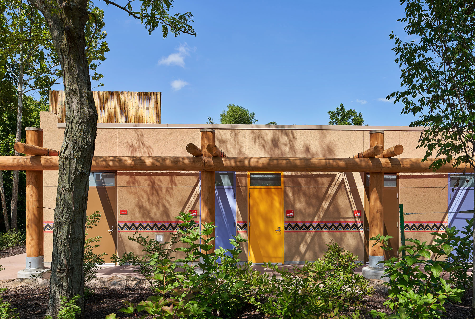 PGAV_ElephantExhibit_0372LR